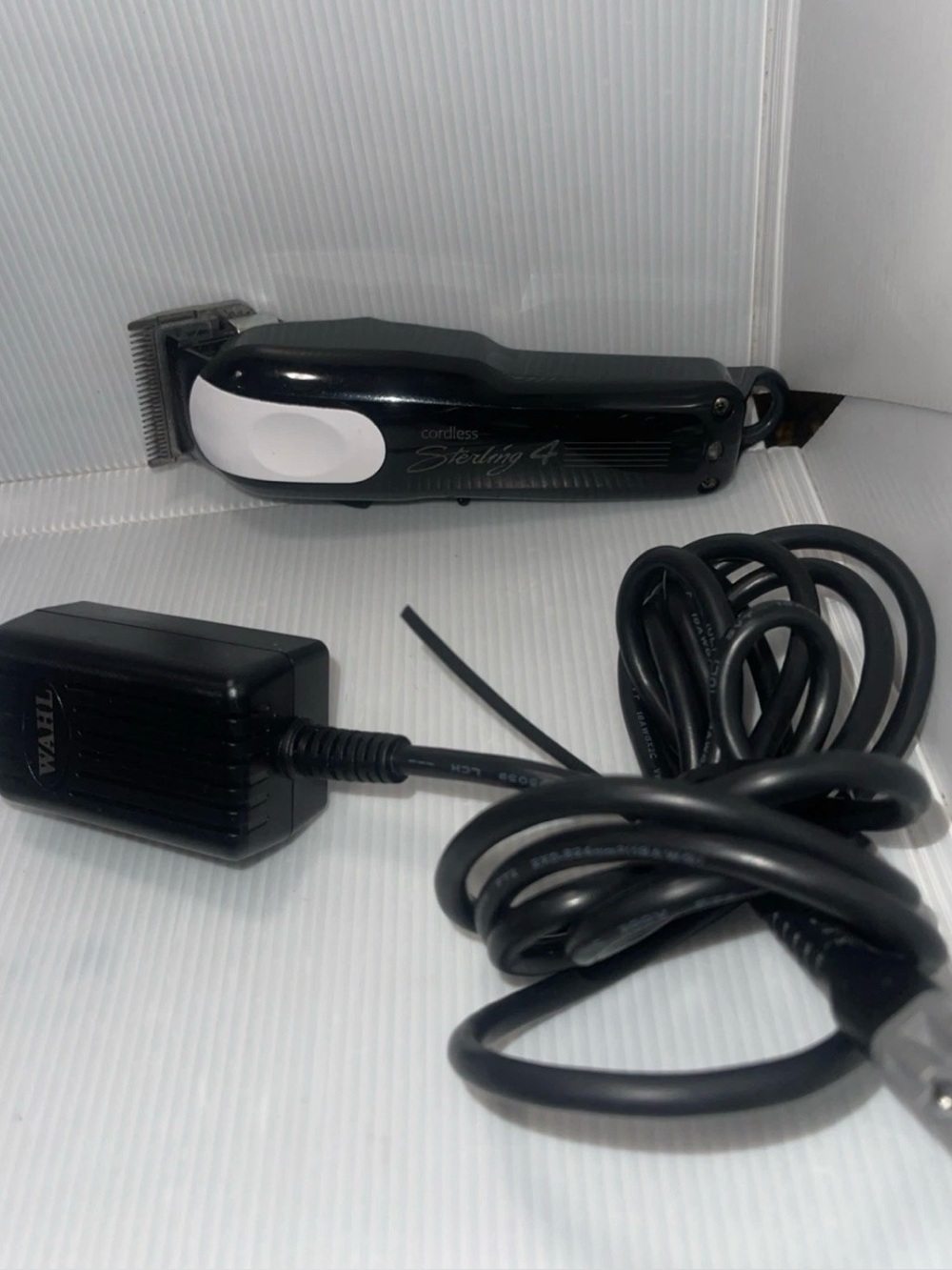 Wahl Professional - Sterling 4 Cordless Hair Clippers for Men